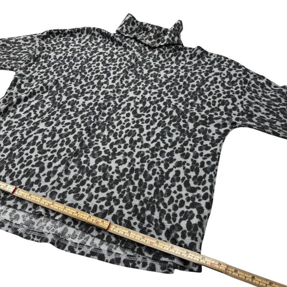 Vince Camuto Leopard Print Gray & Black Knit Turtleneck Sweater Womens L - Picture 8 of 11